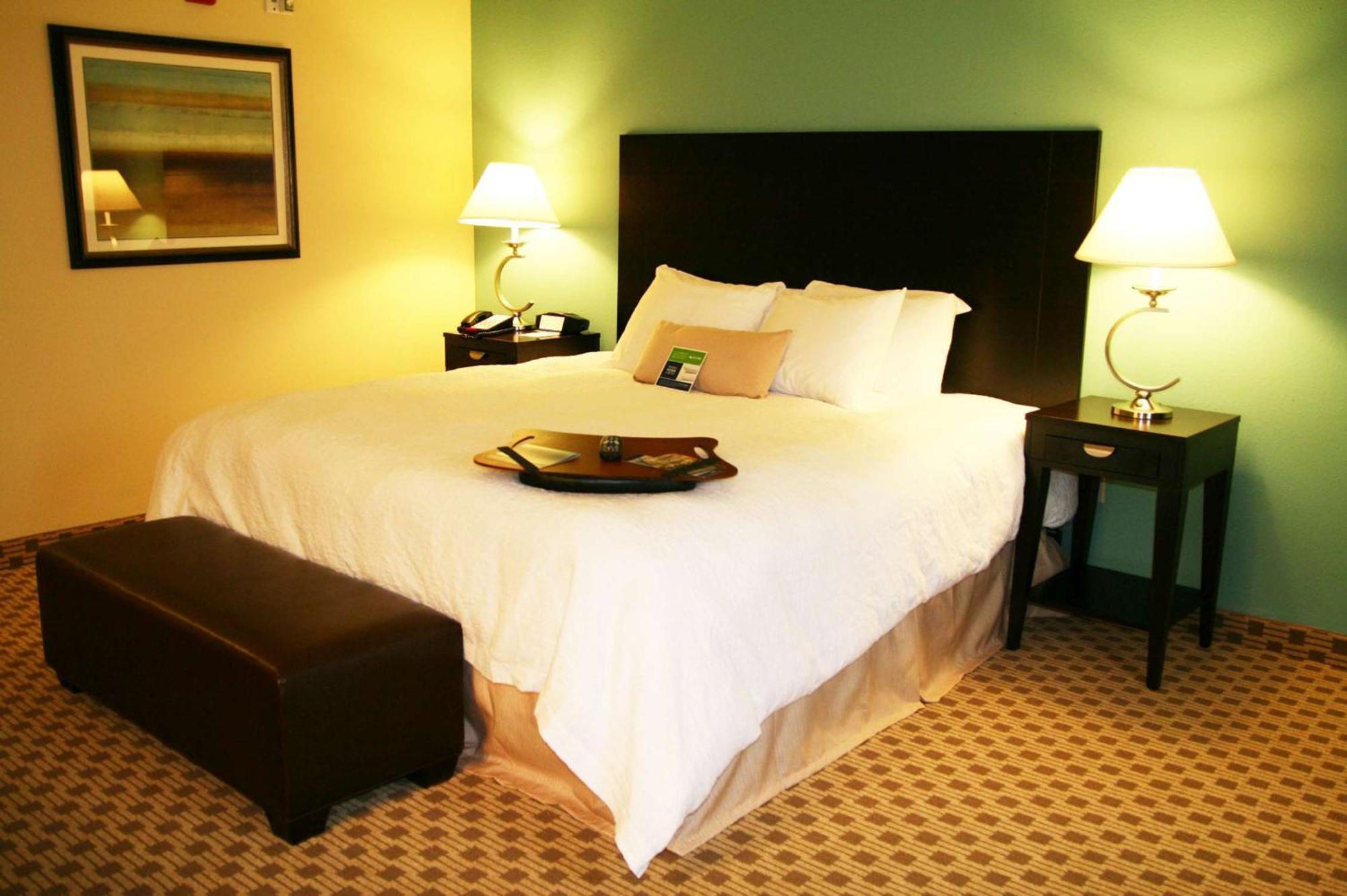 Hampton Inn Ориндж Экстерьер фото